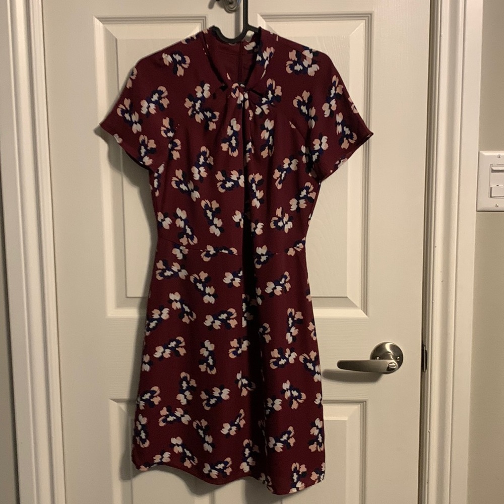 Short sleeve sheath dress